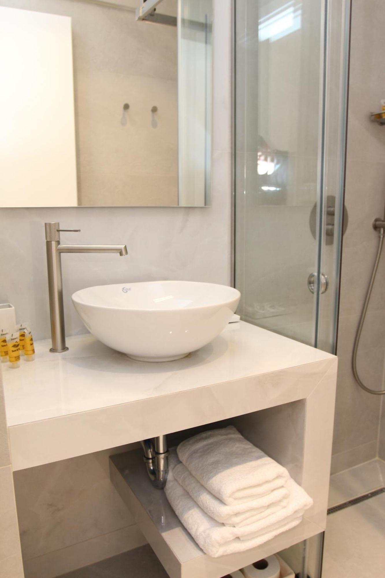 Central Metropolis Luxury Living Atena Exterior foto