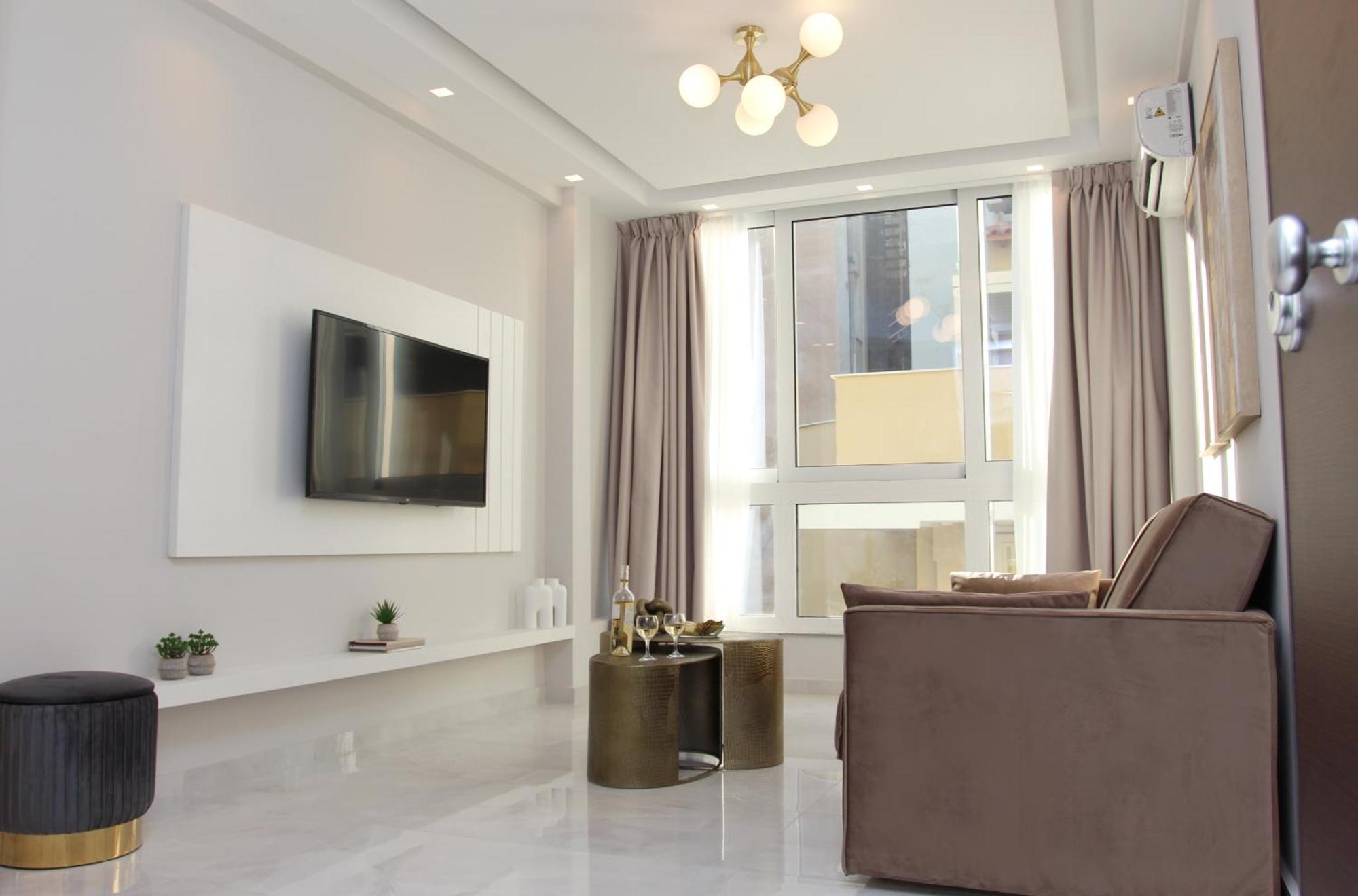Central Metropolis Luxury Living Atena Exterior foto